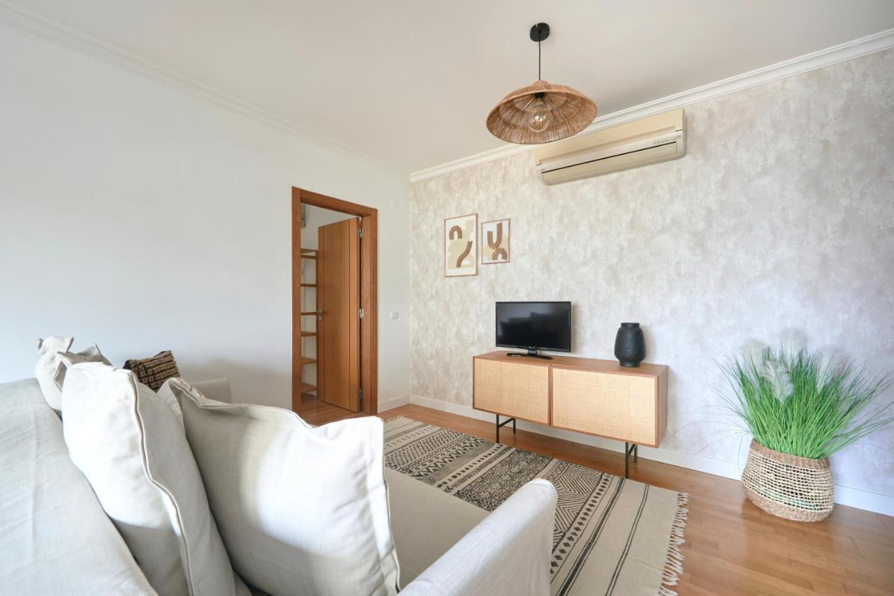 Apartment With Private Terrace & Car Garage Lizbona Zewnętrze zdjęcie